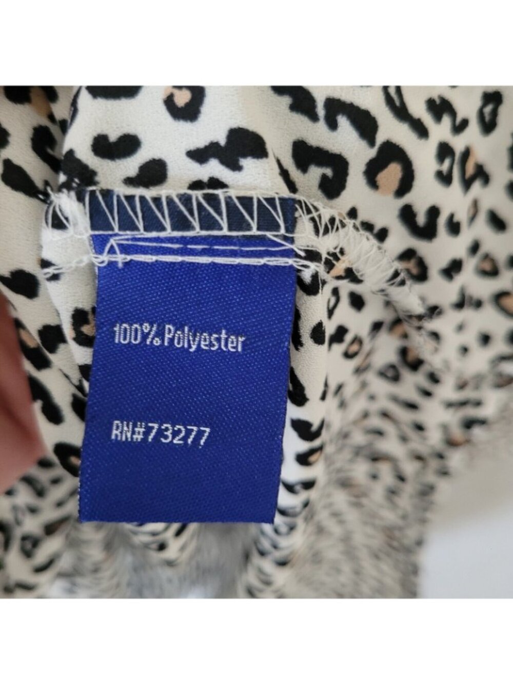Apt 9 Leopard Print V-Neck Blouse Womens Size M Long Sleeve Pockets Career - Picture 8 of 9